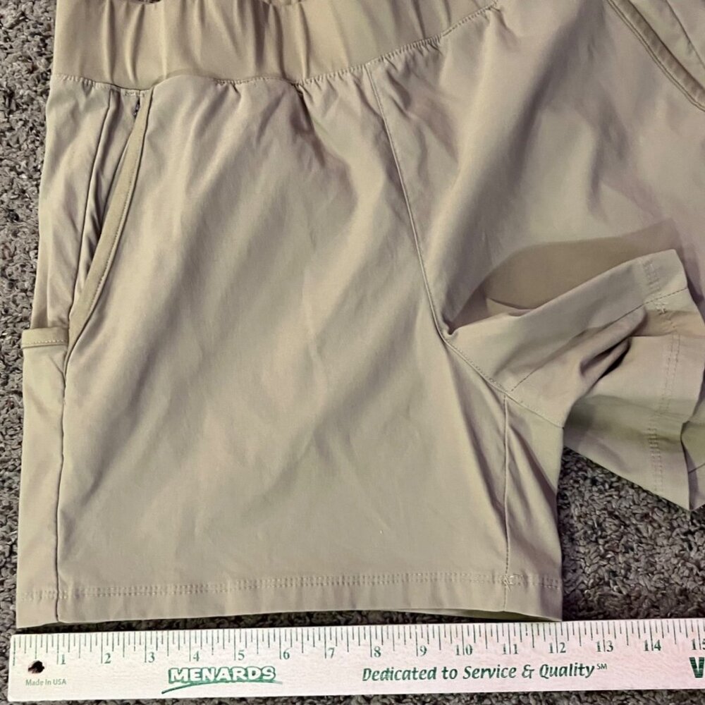 Columbia Womens Pull On Shorts M 5” Inseam Tan Casual Used - Picture 11 of 13